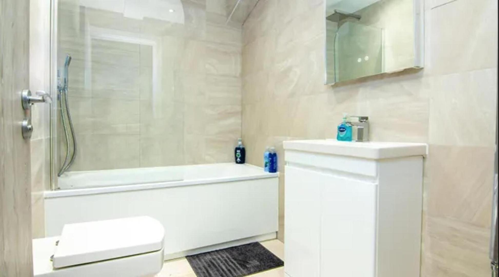 Appartamento Spacious 1 Bed Flat With View Londra